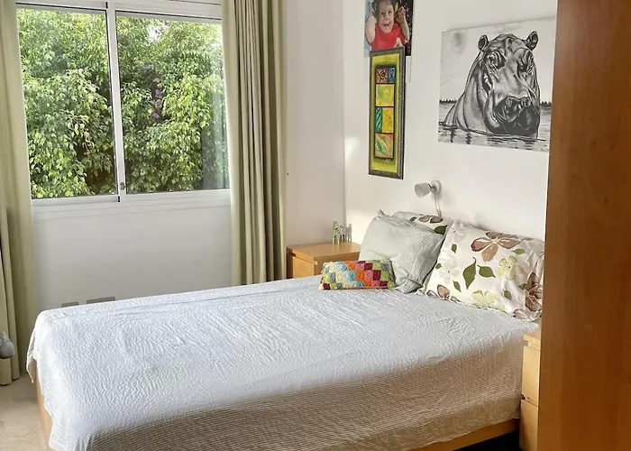 With Private Pool, Ocean & Mountain Views * Sitges