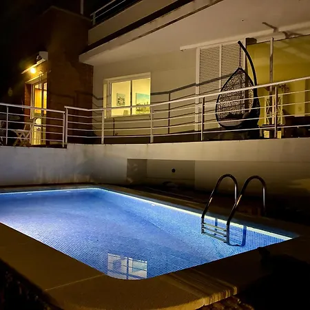 With Private Pool, Ocean & Mountain Views Βίλα *
