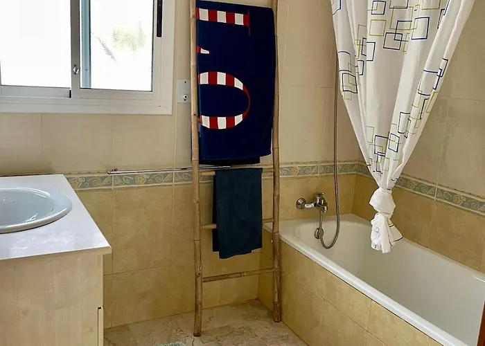 With Private Pool, Ocean & Mountain Views * Сіджас