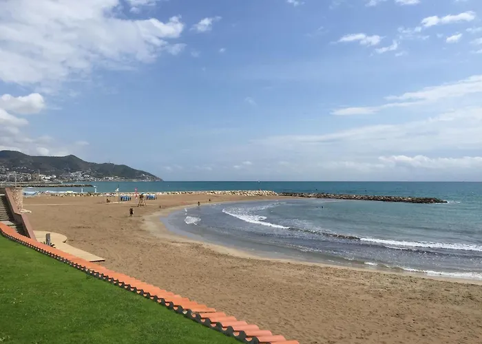 With Private Pool, Ocean & Mountain Views Villa *