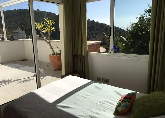 Villa With Private Pool, Ocean & Mountain Views