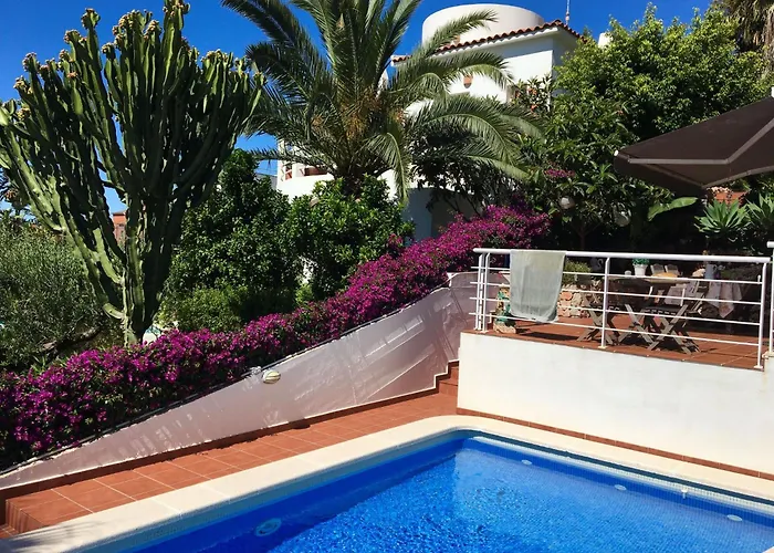 With Private Pool, Ocean & Mountain Views *