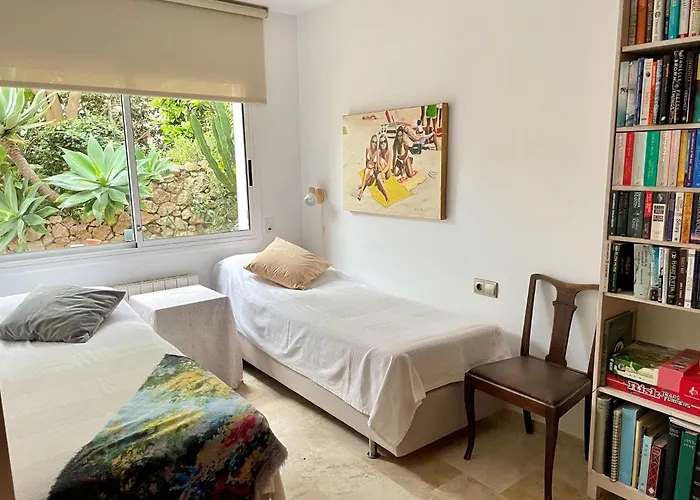 Villa With Private Pool, Ocean & Mountain Views