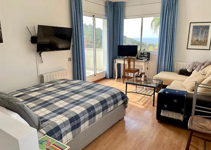 With Private Pool, Ocean & Mountain Views Вілла Сіджас