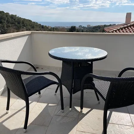 Entire With Pool, Ocean & Mountain Views