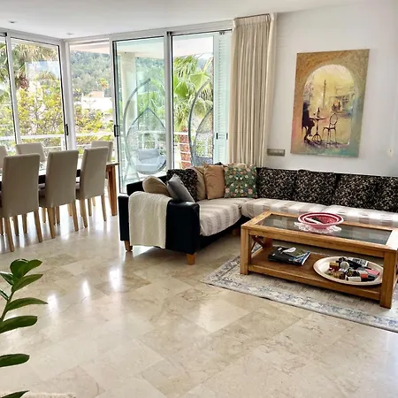 Entire With Pool, Ocean & Mountain Views